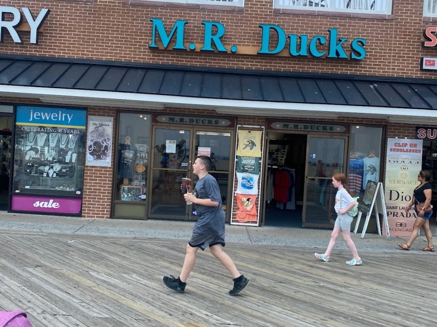 M R Ducks Apparel Shoppes