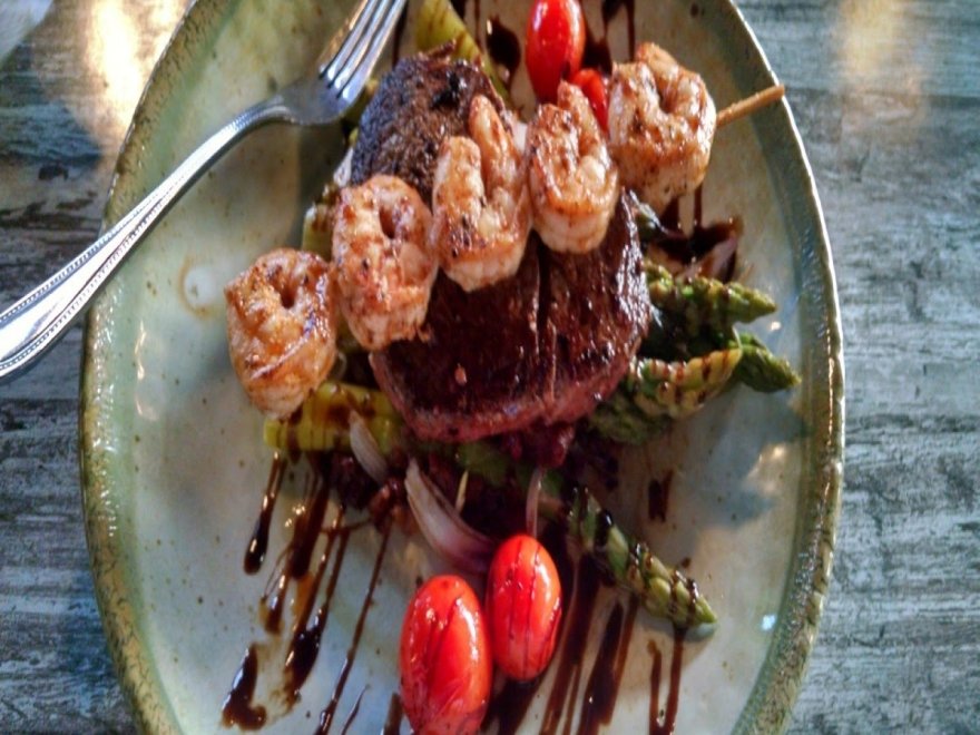 Tailchasers Restaurant & Dock Bar