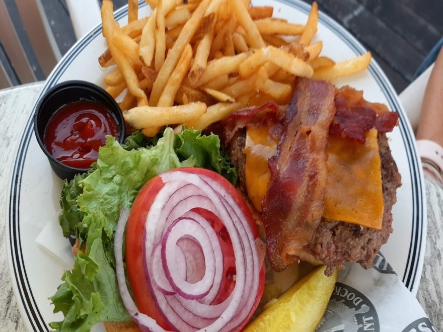 Tailchasers Restaurant & Dock Bar