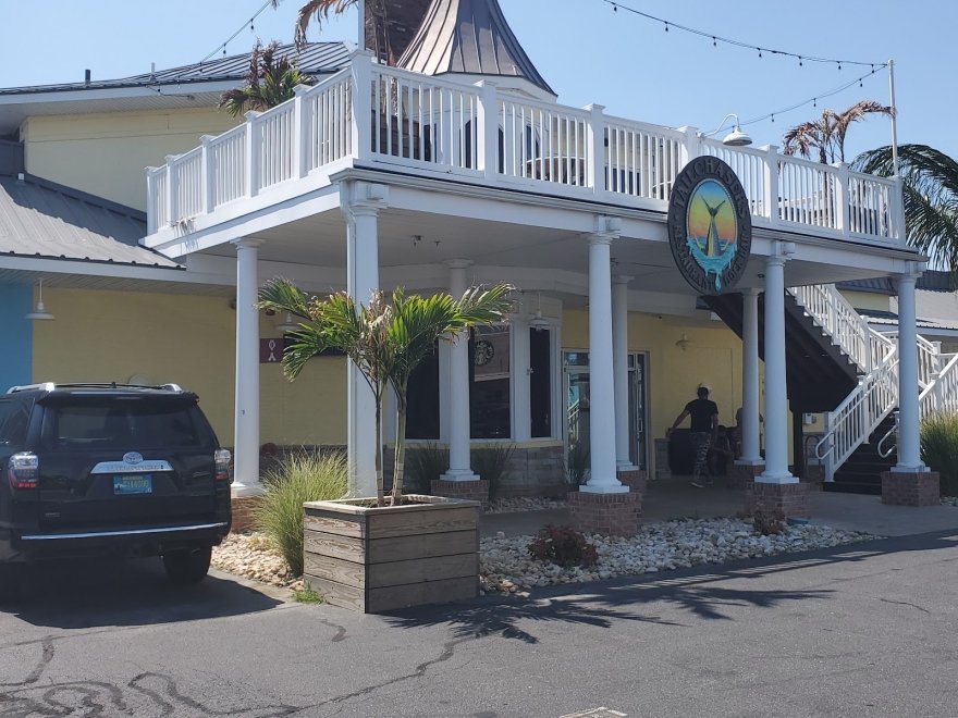 Tailchasers Restaurant & Dock Bar