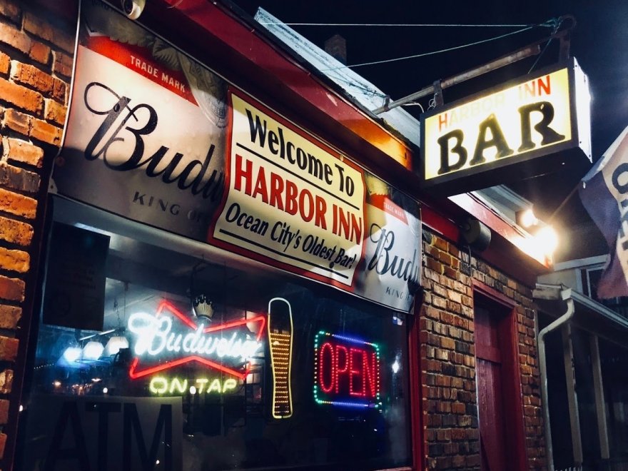 Harbor Inn